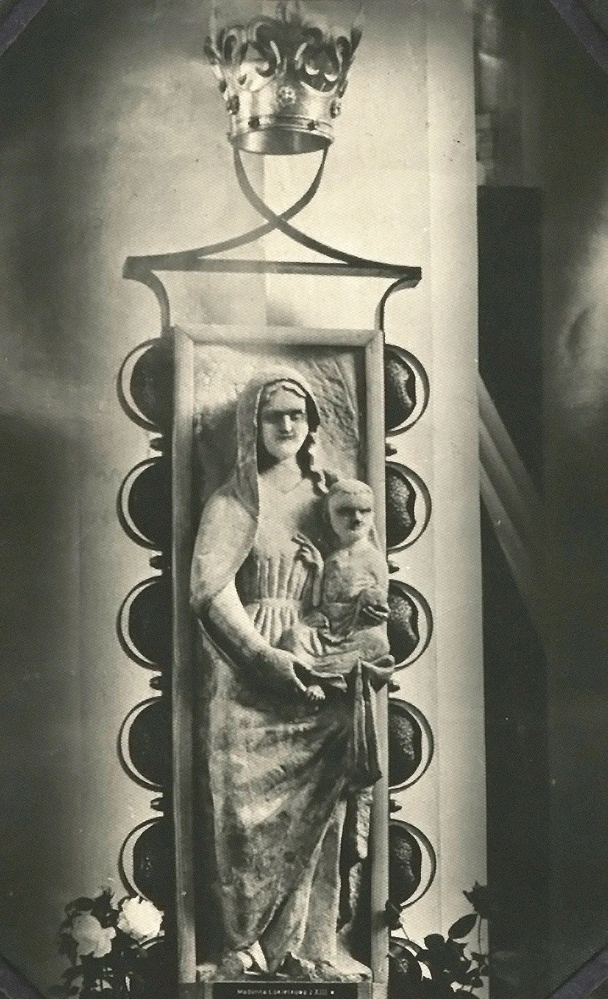 Wiślica – archiwalne ujęcie figury