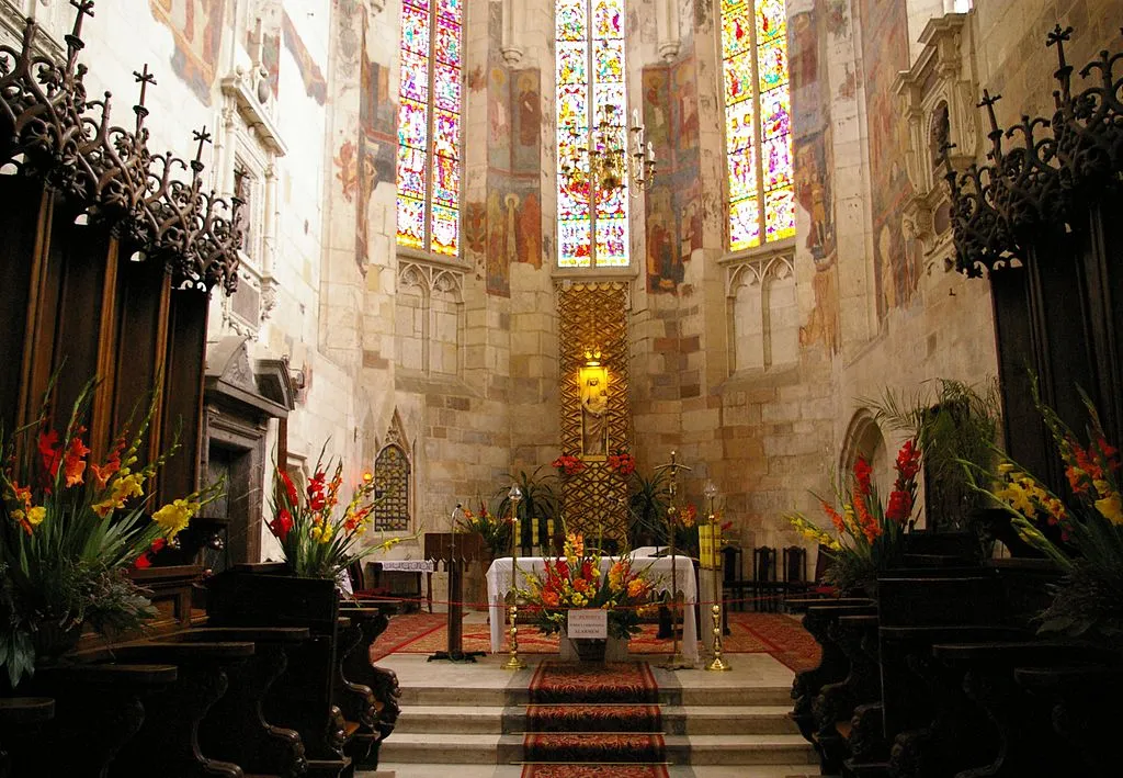 Wiślica – wnętrze świątyni