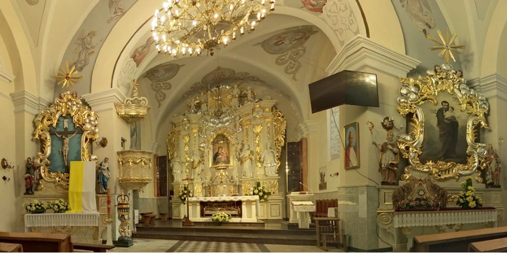 Wnętrze świątyni w Pajęcznie