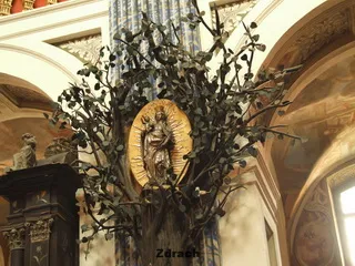 Święta Lipka – motyw lipy